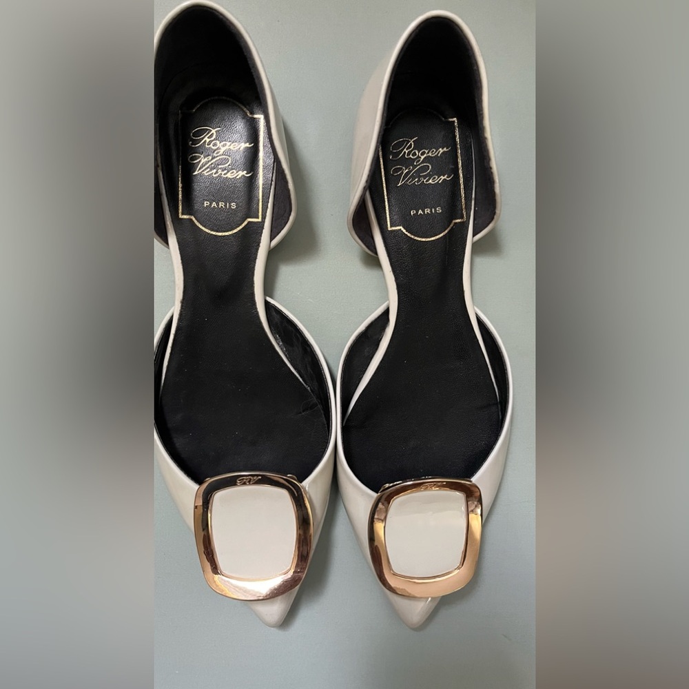 Roger Vivier Flats